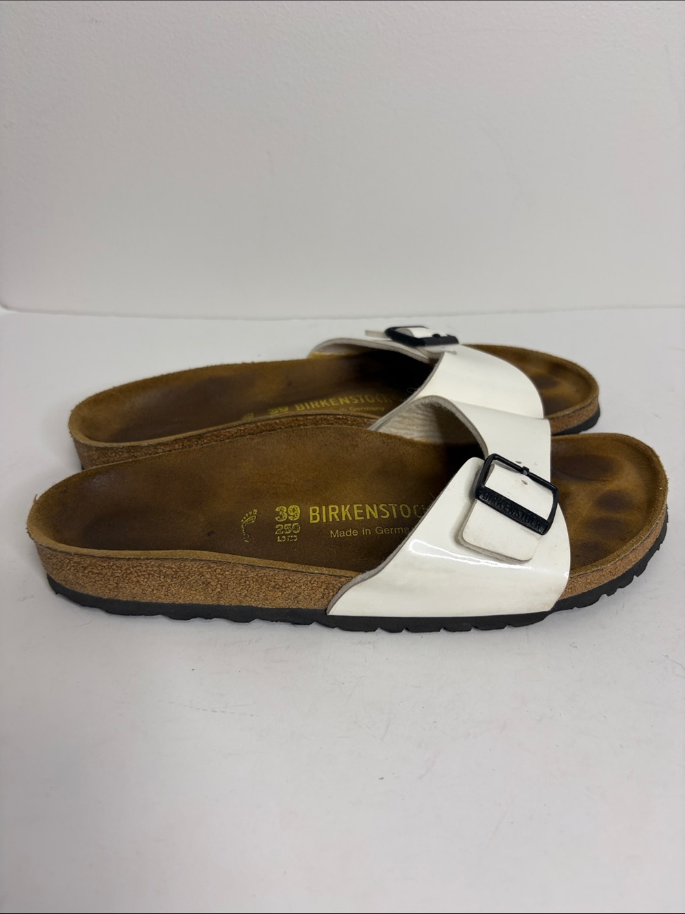Birkenstock Sandals Womens 39 8 Madrid White Birko Flor Faux Patent Slides